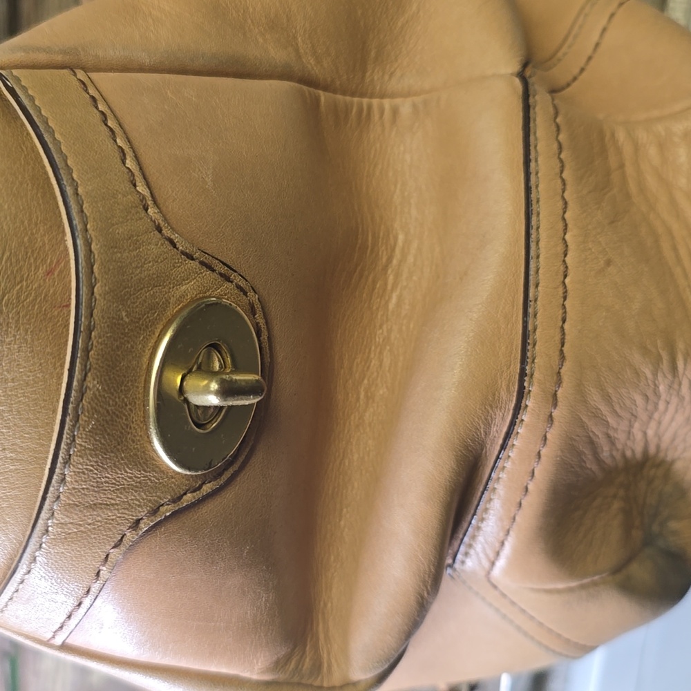 Coach Light Brown Leather Gallery Tote, Vintage - Picture 5 of 15